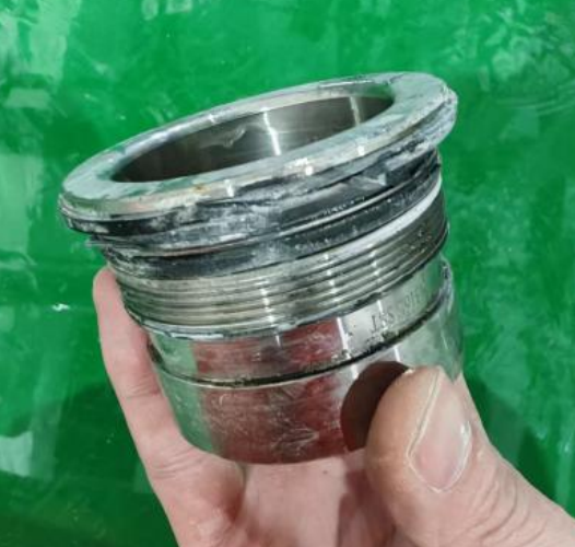 胶圈破损图片.png